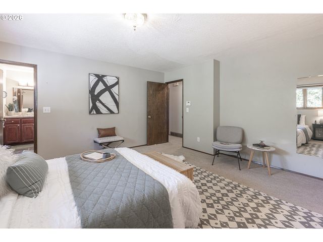 10195 Sw KABLE St, Portland, OR 97224