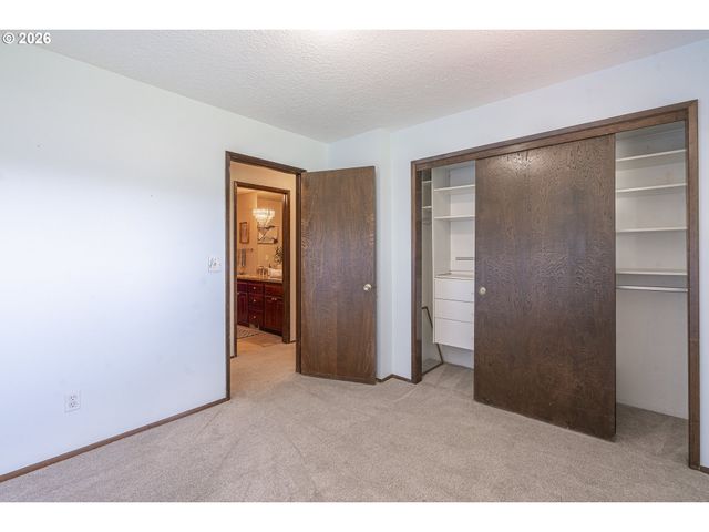 10195 Sw KABLE St, Portland, OR 97224