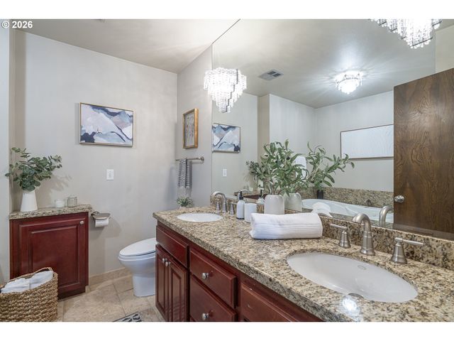 10195 Sw KABLE St, Portland, OR 97224