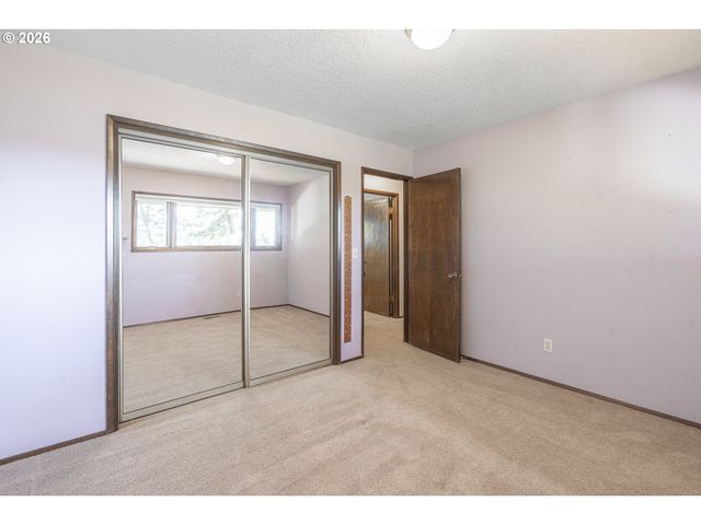 10195 Sw KABLE St, Portland, OR 97224