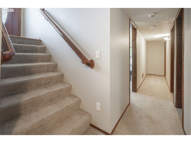 10195 Sw KABLE St, Portland, OR 97224