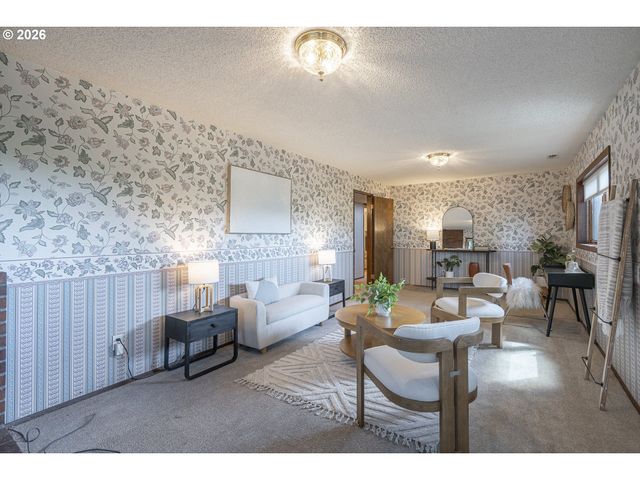 10195 Sw KABLE St, Portland, OR 97224
