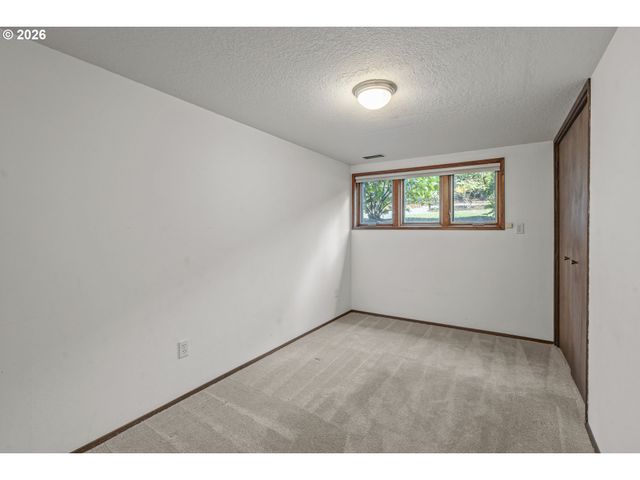 10195 Sw KABLE St, Portland, OR 97224