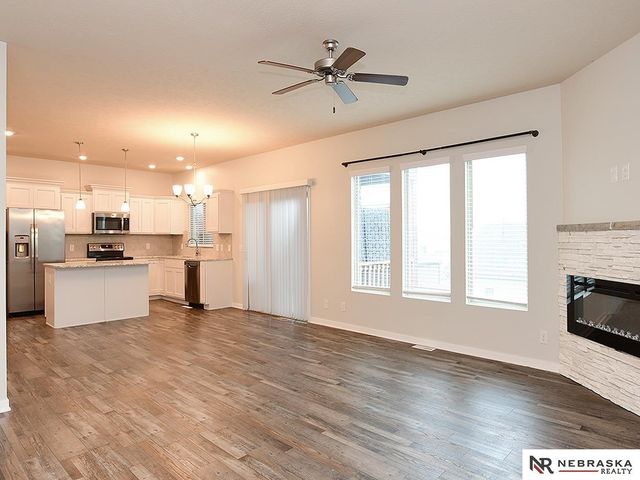 11741 S 112th Street, Papillion, NE 68046