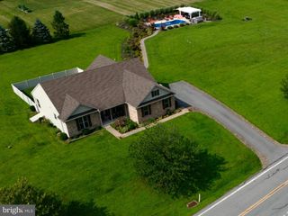 101 CIDER MILL RD, Mertztown, PA 19539