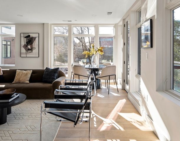 20 Kinmonth Rd 306, Newton, MA 02468