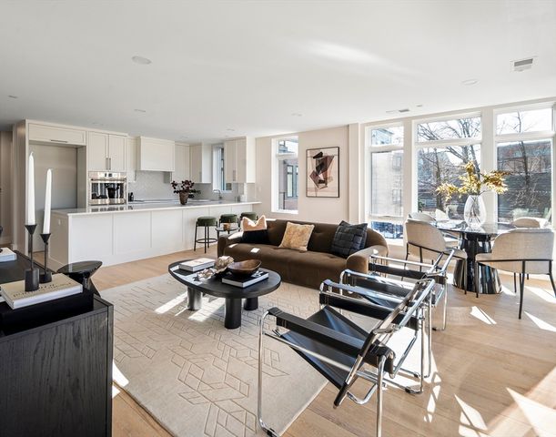 20 Kinmonth Rd 306, Newton, MA 02468