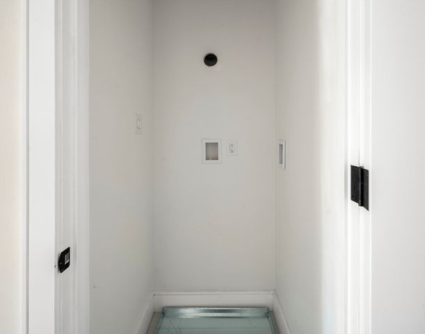 20 Kinmonth Rd 306, Newton, MA 02468