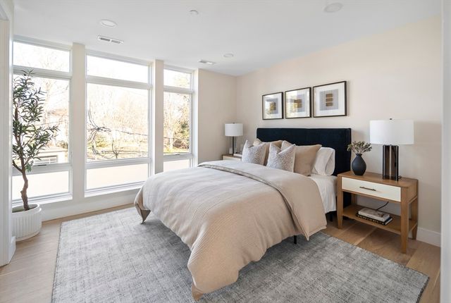 20 Kinmonth Rd 306, Newton, MA 02468