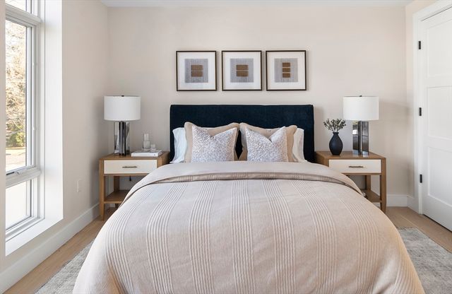 20 Kinmonth Rd 306, Newton, MA 02468