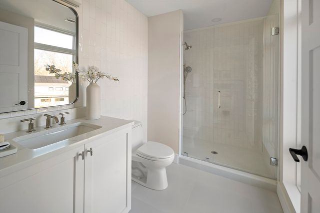 20 Kinmonth Rd 306, Newton, MA 02468