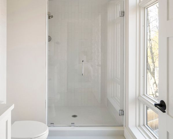 20 Kinmonth Rd 306, Newton, MA 02468