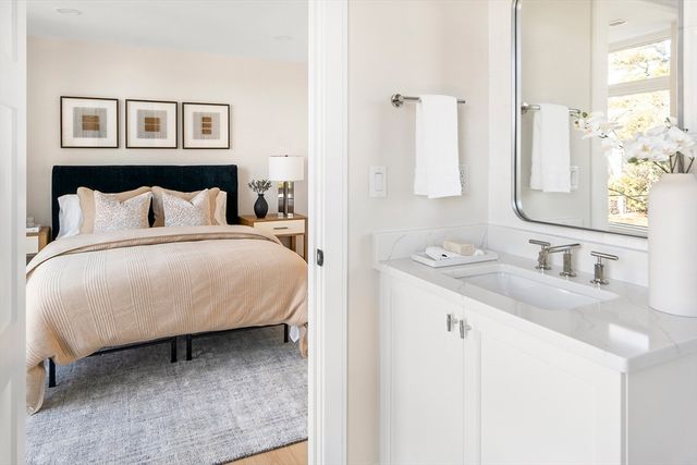 20 Kinmonth Rd 306, Newton, MA 02468