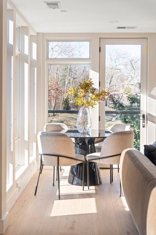 20 Kinmonth Rd 306, Newton, MA 02468