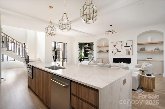 4041 Hiddenbrook Drive, Charlotte, NC 28205