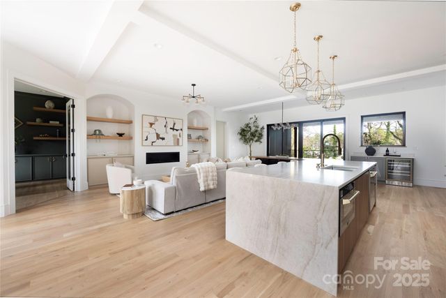 4041 Hiddenbrook Drive, Charlotte, NC 28205