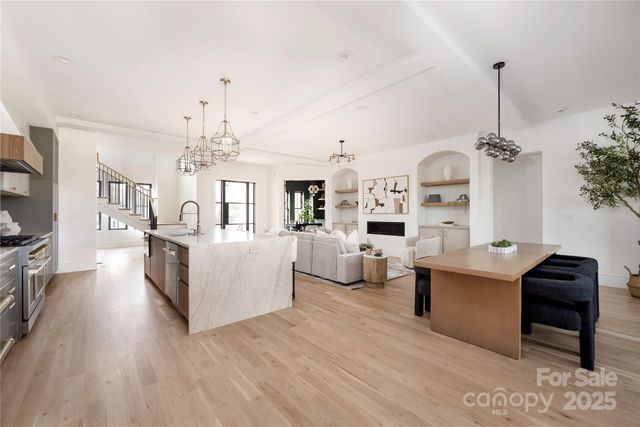 4041 Hiddenbrook Drive, Charlotte, NC 28205