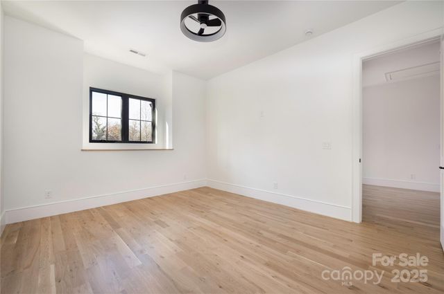 4041 Hiddenbrook Drive, Charlotte, NC 28205