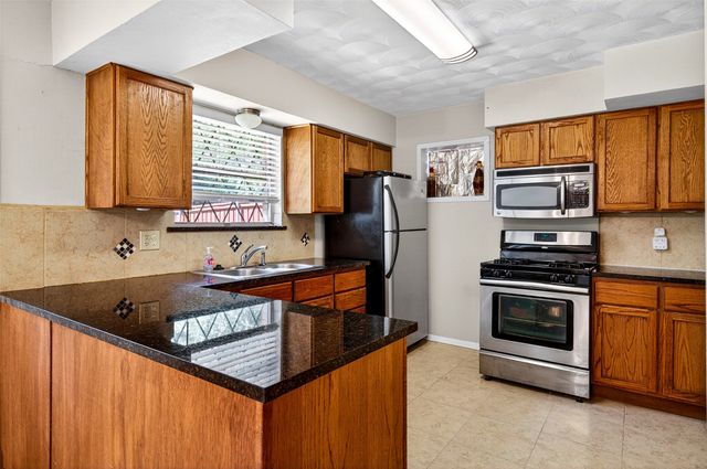 2718 Ridgewood Street, Irving, TX 75062