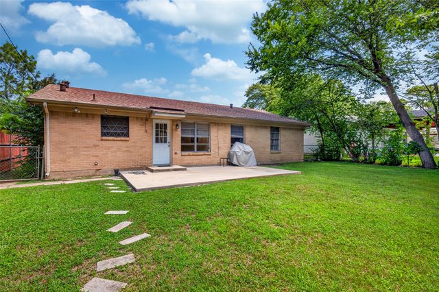 2718 Ridgewood Street, Irving, TX 75062