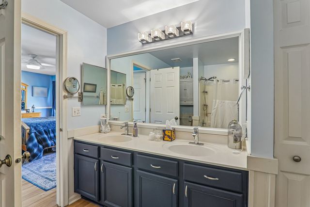 806 Meadowridge Drive, Aurora, IL 60504