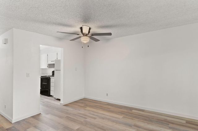 1004 SE Camelot Drive, Grants Pass, OR 97526