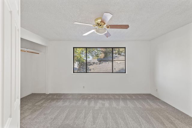 1004 SE Camelot Drive, Grants Pass, OR 97526