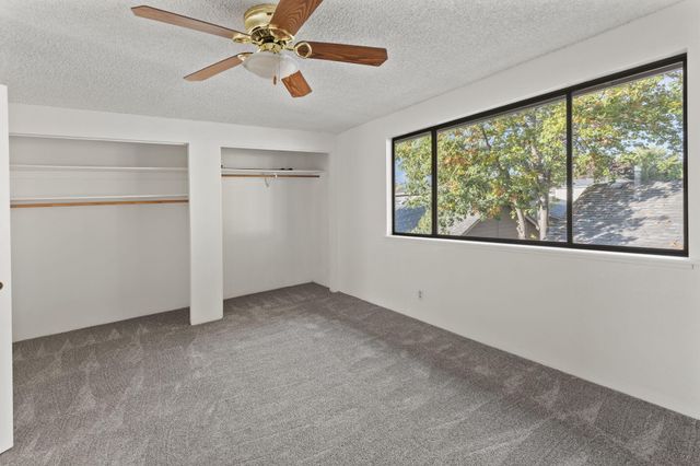 1004 SE Camelot Drive, Grants Pass, OR 97526