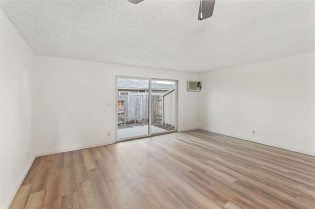 1004 SE Camelot Drive, Grants Pass, OR 97526