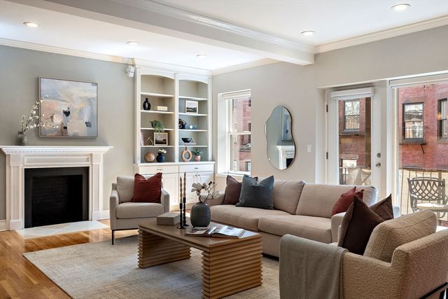 285 Beacon Street 3B, Boston, MA 02116