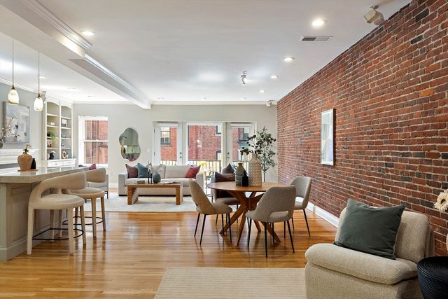 285 Beacon Street 3B, Boston, MA 02116