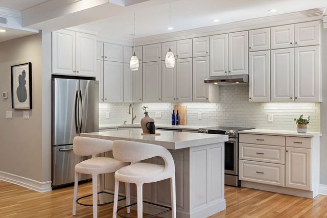 285 Beacon Street 3B, Boston, MA 02116