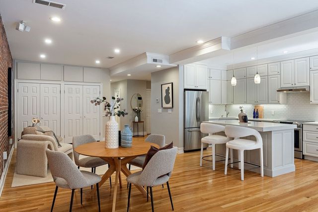 285 Beacon Street 3B, Boston, MA 02116