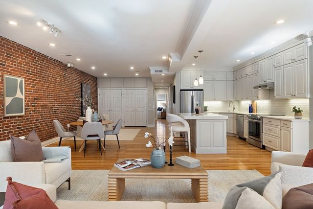 285 Beacon Street 3B, Boston, MA 02116