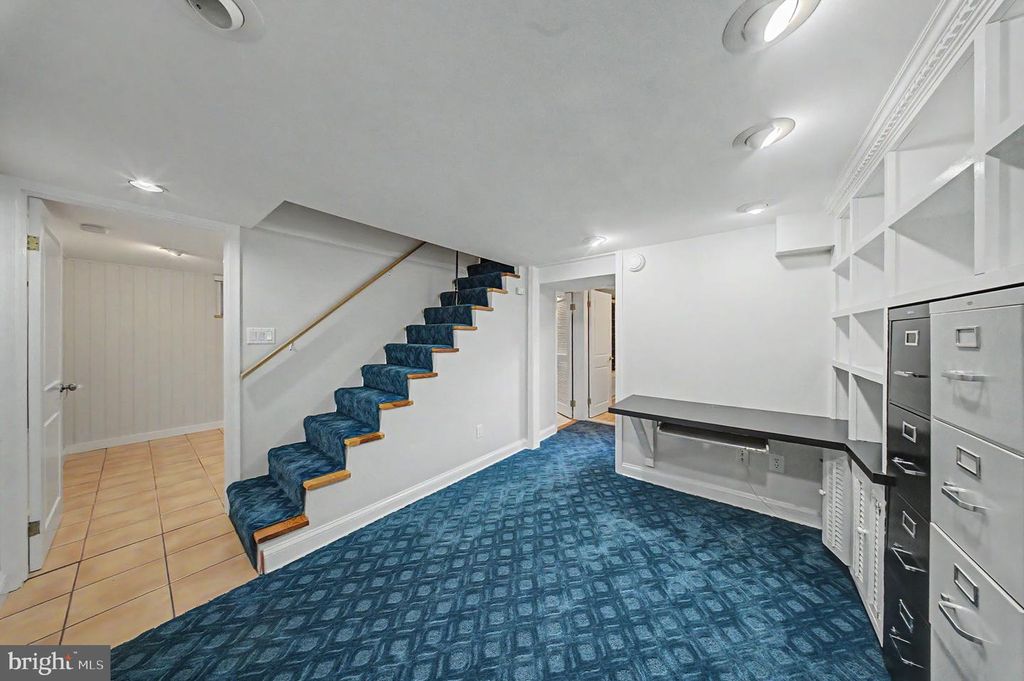 Image 26 of property listing at 10427 KENSINGTON PKWY, Kensington, MD 20895