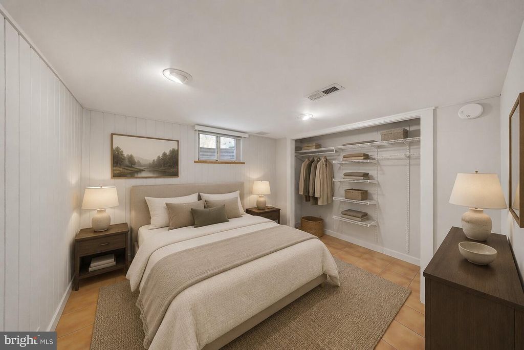 Image 27 of property listing at 10427 KENSINGTON PKWY, Kensington, MD 20895