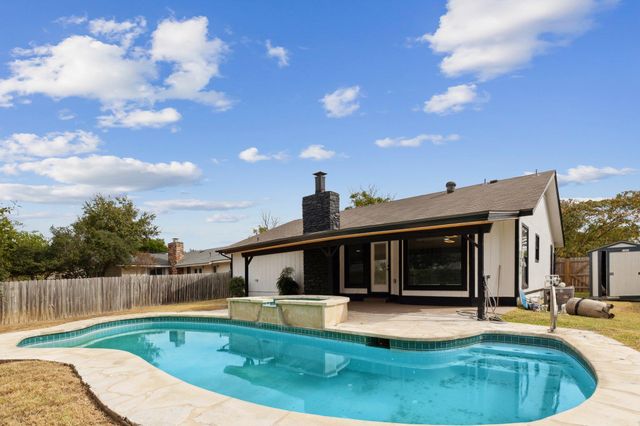 3912 Hillside DR, Round Rock, TX 78681