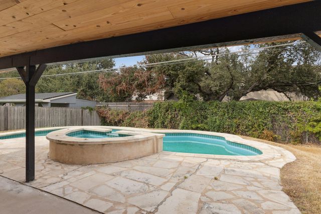 3912 Hillside DR, Round Rock, TX 78681