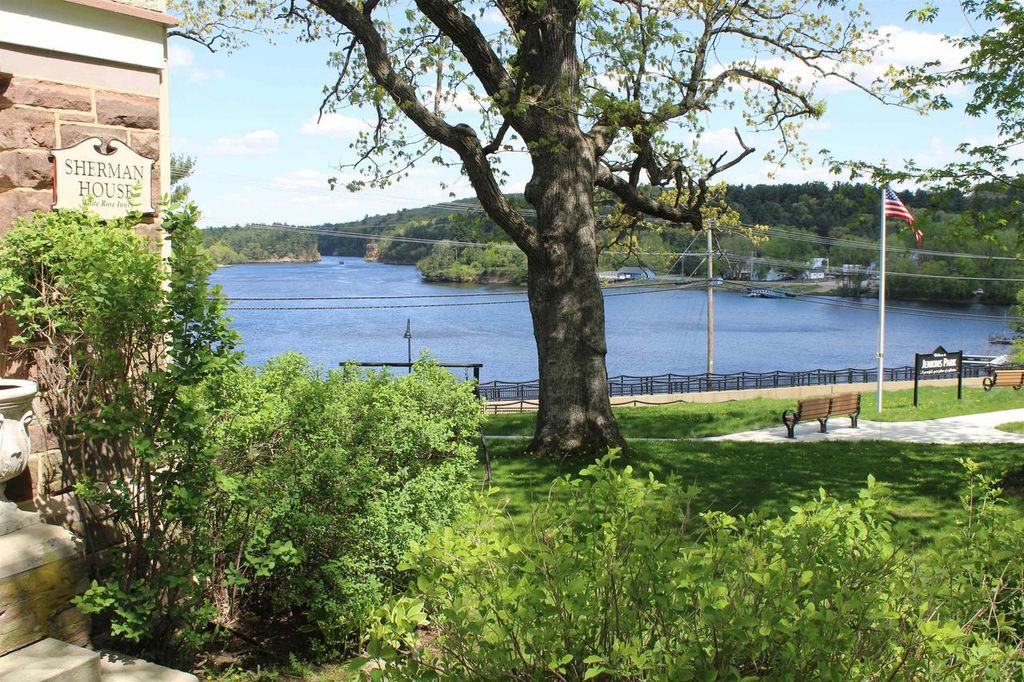 930 River Road, Wisconsin Dells, WI 53965