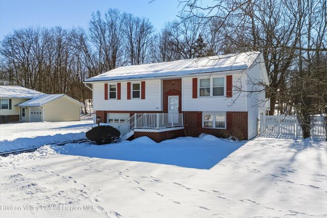 122 Springhollow Drive, Cohoes, NY 12047