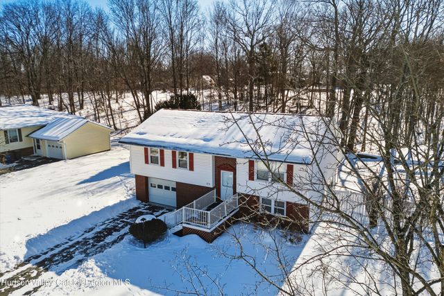 122 Springhollow Drive, Cohoes, NY 12047