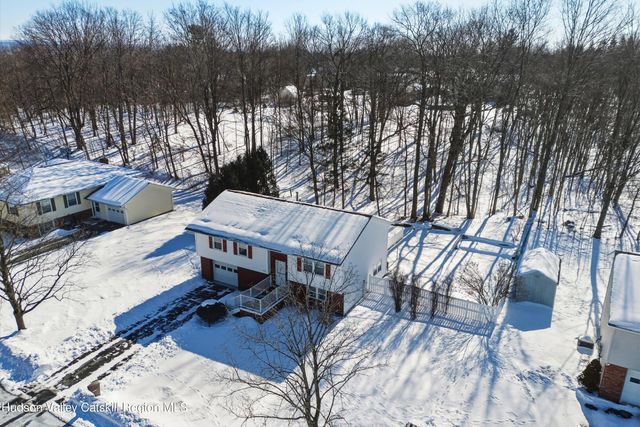 122 Springhollow Drive, Cohoes, NY 12047