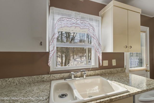 122 Springhollow Drive, Cohoes, NY 12047