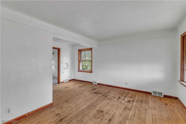 15521 N Lotus Drive, Cleveland, OH 44128