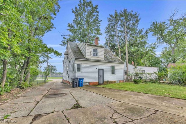 15521 N Lotus Drive, Cleveland, OH 44128