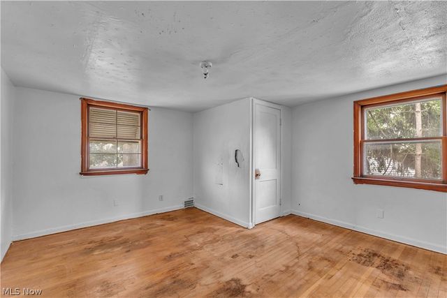 15521 N Lotus Drive, Cleveland, OH 44128