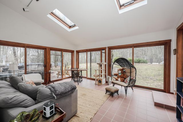 406 4Th Range Road, Pembroke, NH 03275