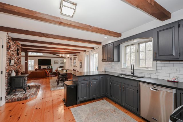 406 4Th Range Road, Pembroke, NH 03275