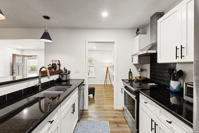 8002 Briargate, San Antonio, TX 78230