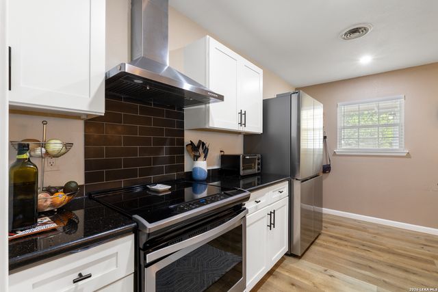 8002 Briargate, San Antonio, TX 78230